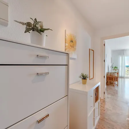 Castillo By Sea View Apartment