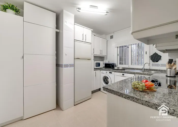 Castillo By Sea View Apartment *