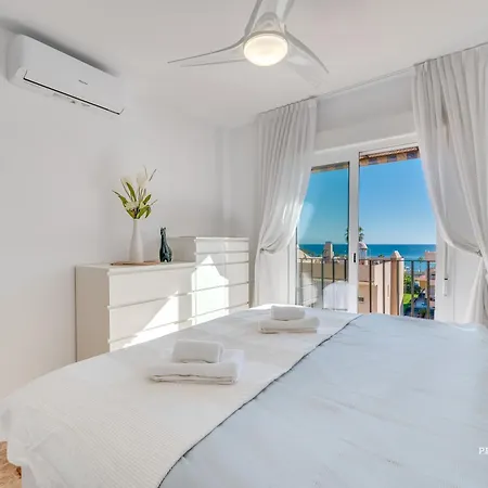 Cozy 2br With Sea View, Pools, Parking By Castillo Apartment